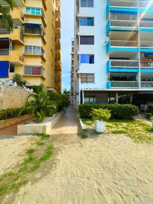 Apartamento Hermoso Piso10 Con Salida Directa A La Playa Increible En Playa Rodadero Santa Marta (Magdalena)